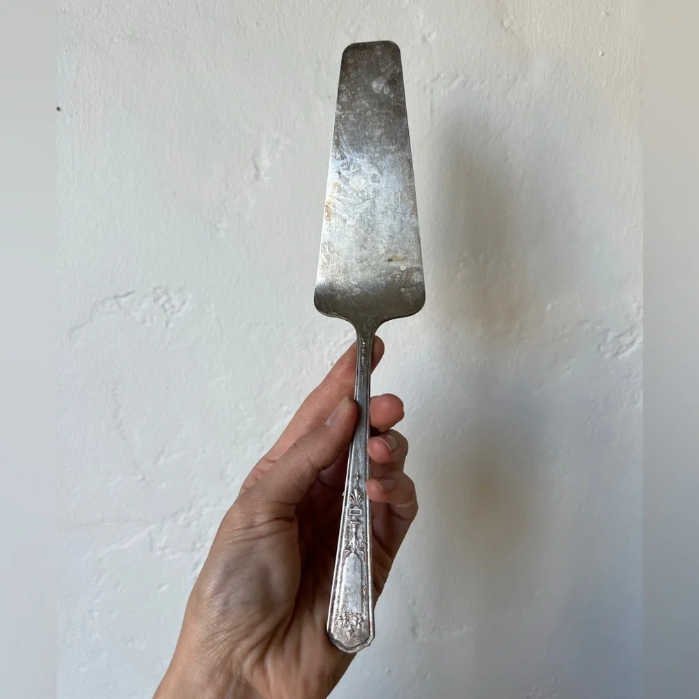 Antique vintage silver plate cake pie server serveware serve-ware